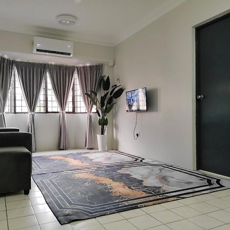 Nur Homestay Permai Damansara Damai Petaling Jaya Exterior photo