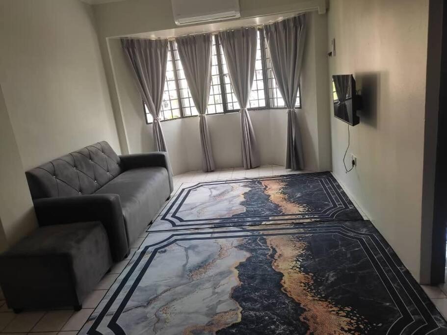 Nur Homestay Permai Damansara Damai Petaling Jaya Exterior photo