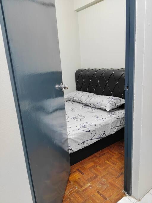 Nur Homestay Permai Damansara Damai Petaling Jaya Exterior photo